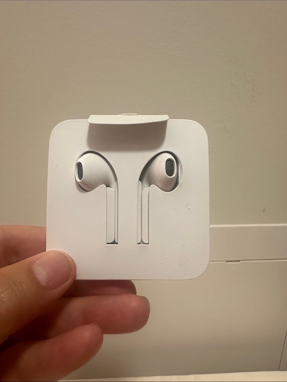 Apple Wired Earbuds in White